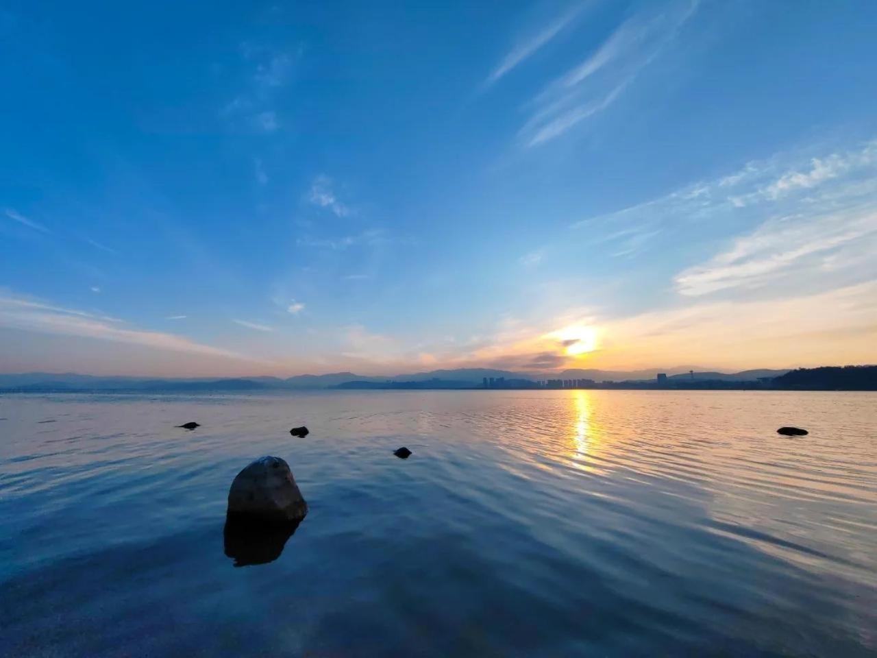 Dali Nest Secret Garden Lake View Inn Εξωτερικό φωτογραφία